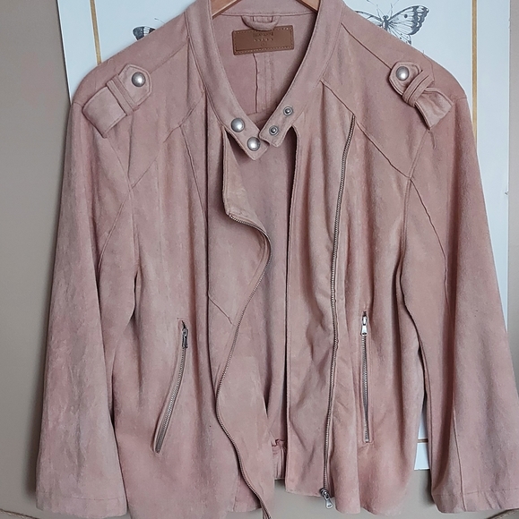 Blank NYC faux leather moto jacket in sand dune, vegan suede. LARGE - Picture 3 of 12